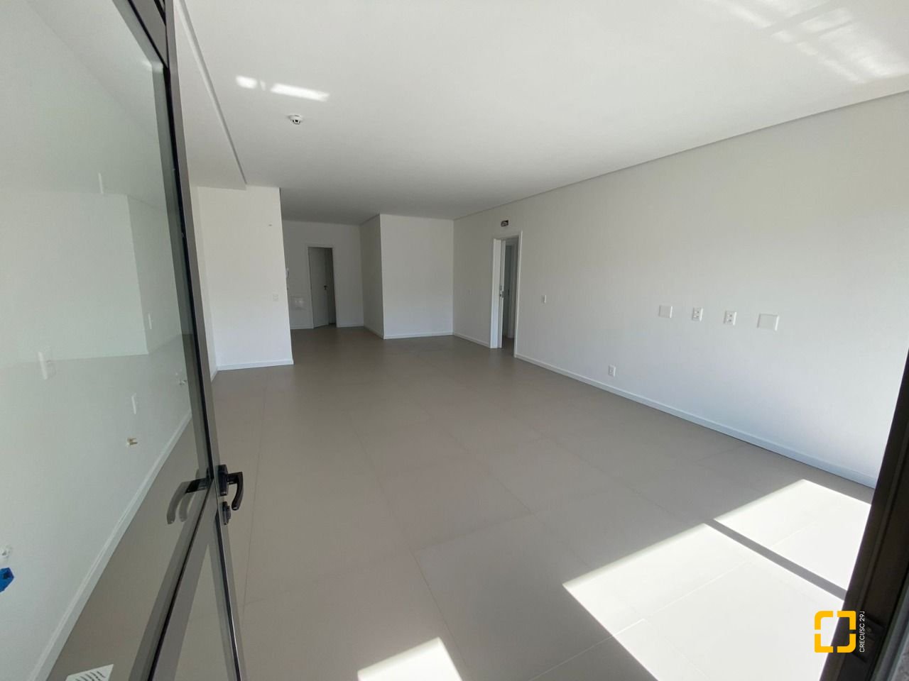 Apartamento com 116m², 6 quartos (sendo 3 suítes), 2 garagens, no bairro Morro das Pedras em Florianópolis