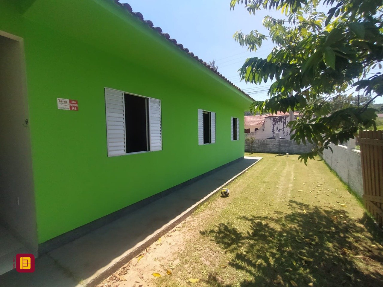 Casa com 117m², 3 quartos, 3 garagens, no bairro Campeche em Florianópolis
