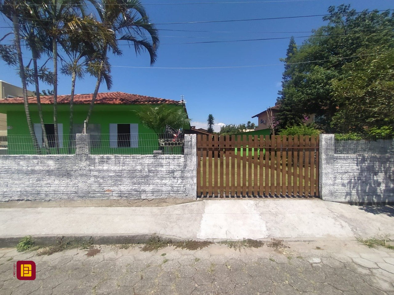 Casa com 117m², 3 quartos, 3 garagens, no bairro Campeche em Florianópolis
