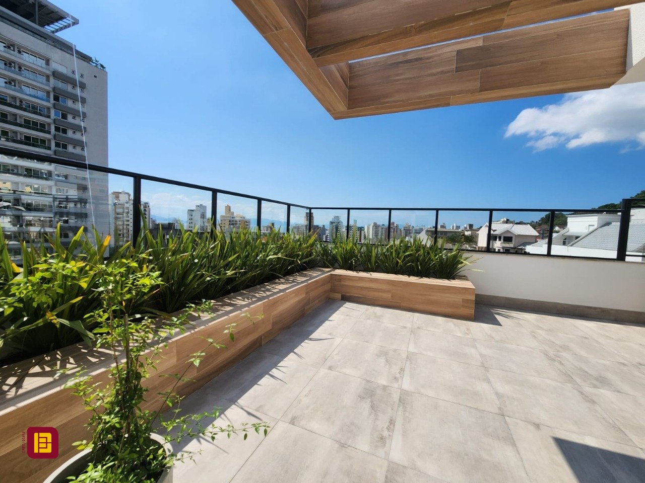 Apartamento com 59m², 3 quartos (sendo 1 suíte), 1 garagem, no bairro Centro em Florianópolis