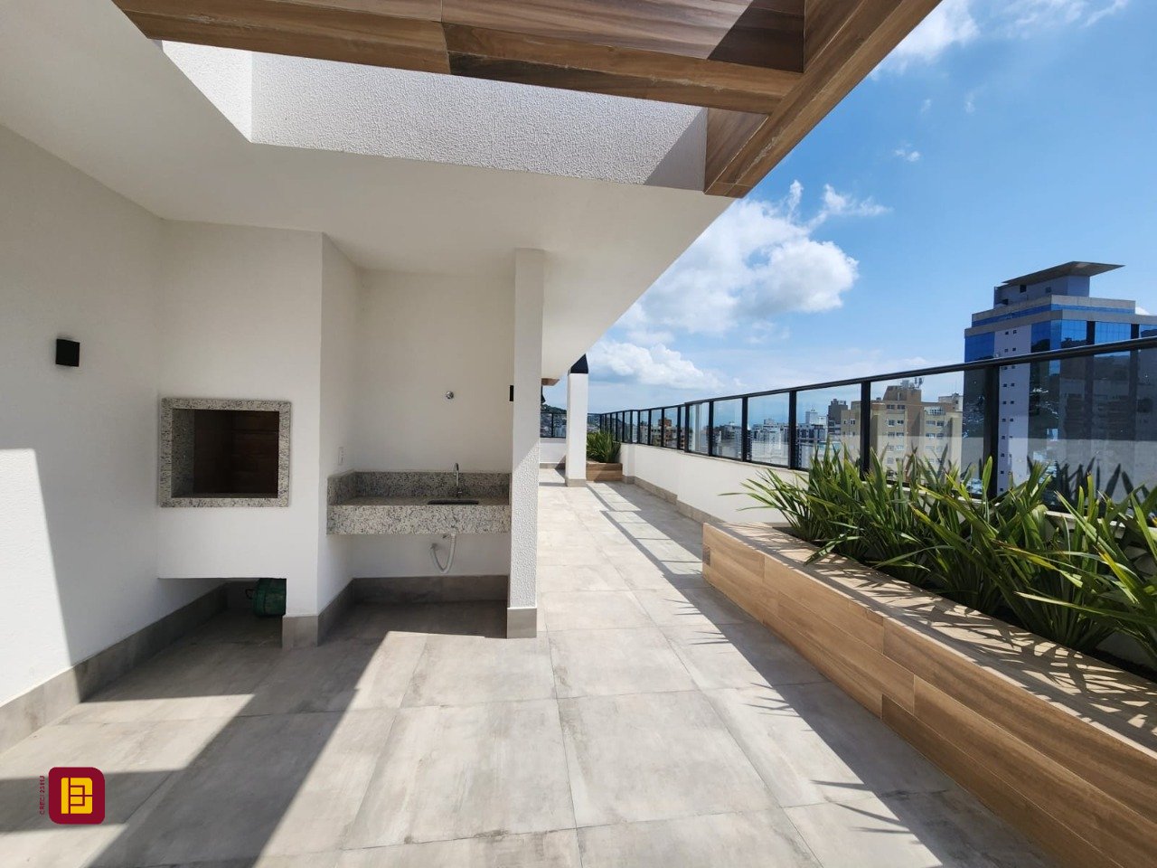 Apartamento com 59m², 3 quartos (sendo 1 suíte), 1 garagem, no bairro Centro em Florianópolis
