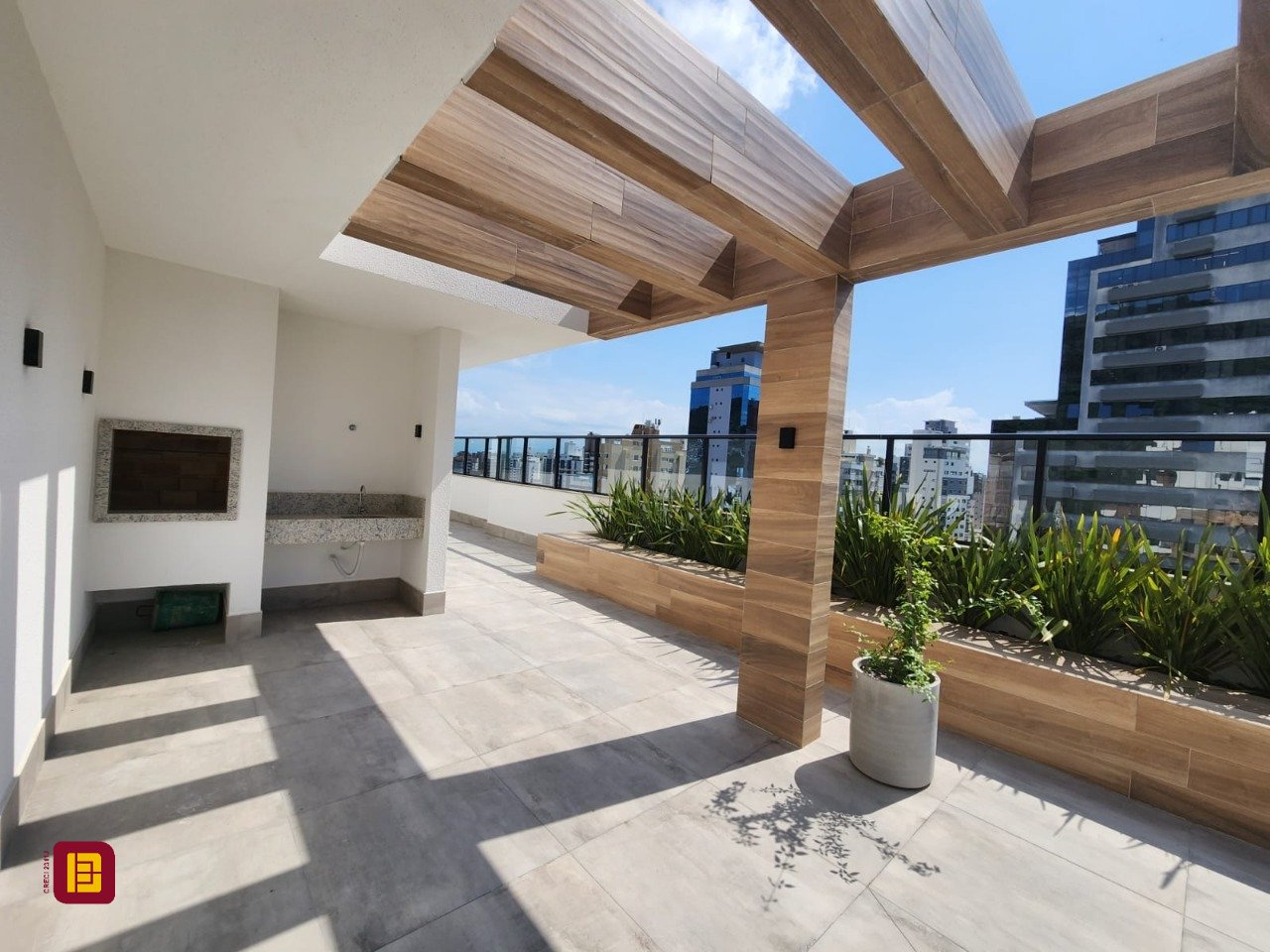 Apartamento com 59m², 3 quartos (sendo 1 suíte), 1 garagem, no bairro Centro em Florianópolis