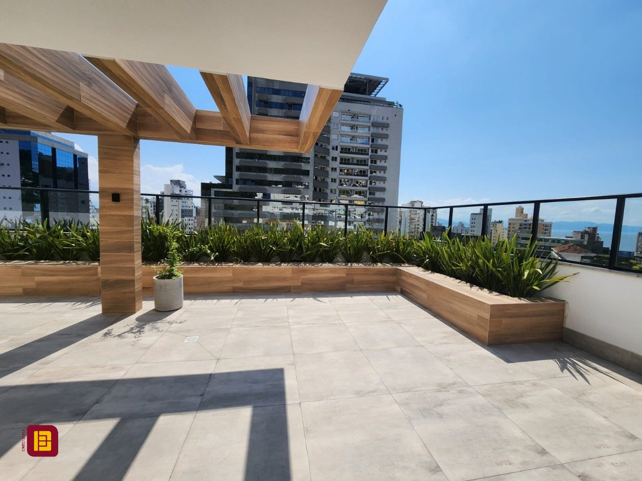 Apartamento com 59m², 3 quartos (sendo 1 suíte), 1 garagem, no bairro Centro em Florianópolis
