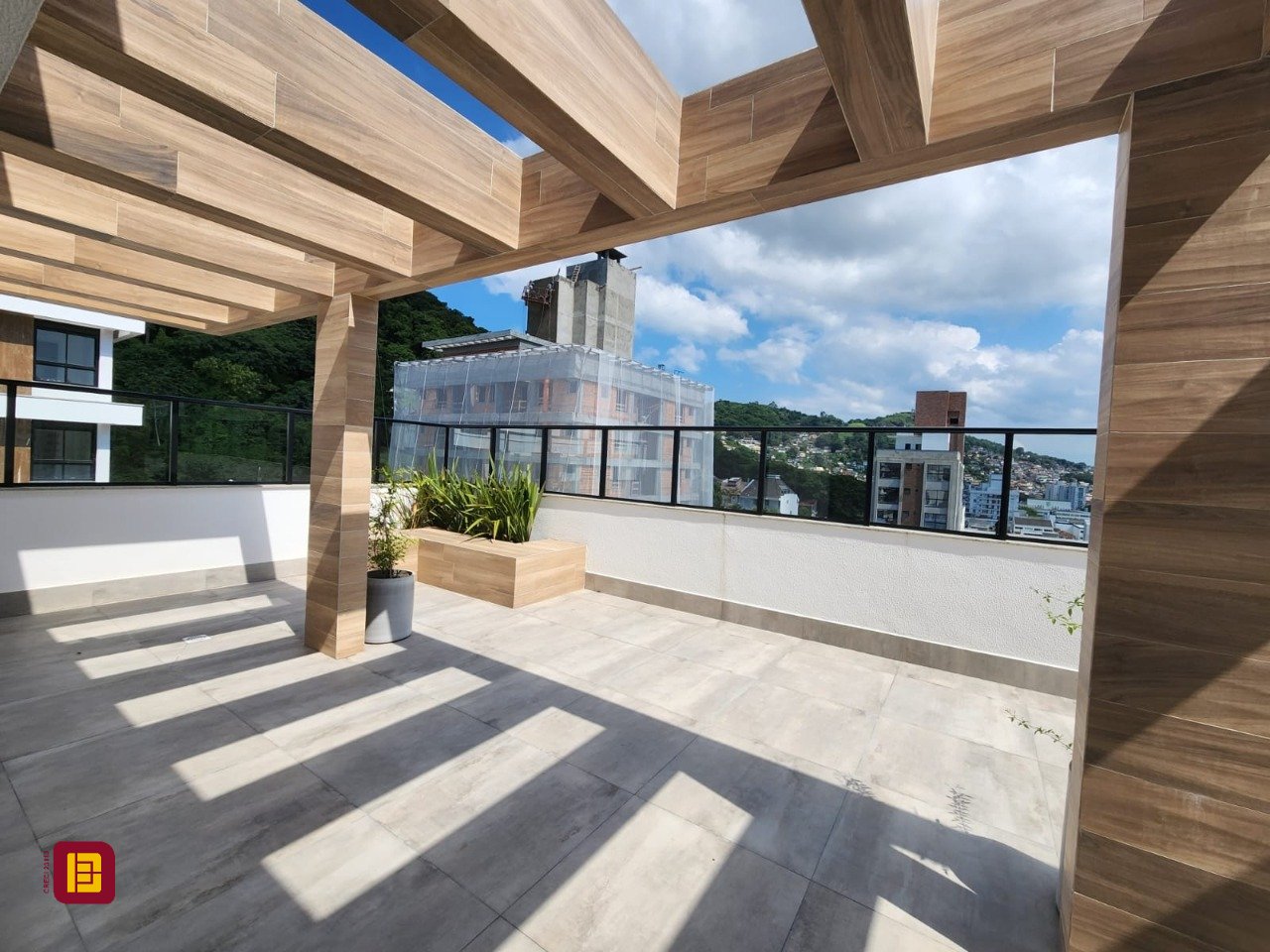 Apartamento com 59m², 3 quartos (sendo 1 suíte), 1 garagem, no bairro Centro em Florianópolis