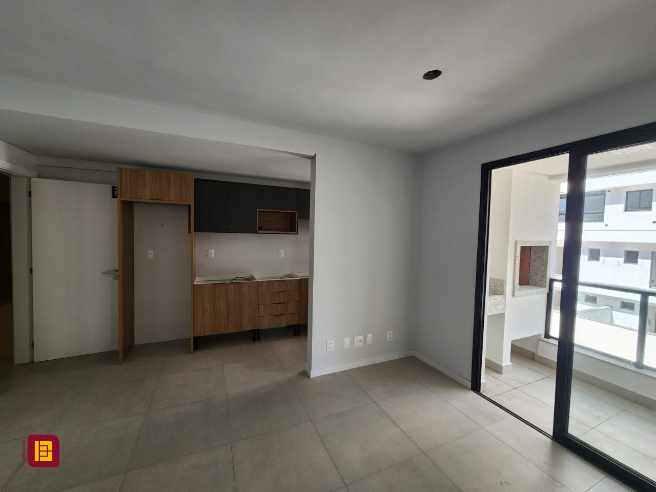 Apartamento com 59m², 3 quartos (sendo 1 suíte), 1 garagem, no bairro Centro em Florianópolis