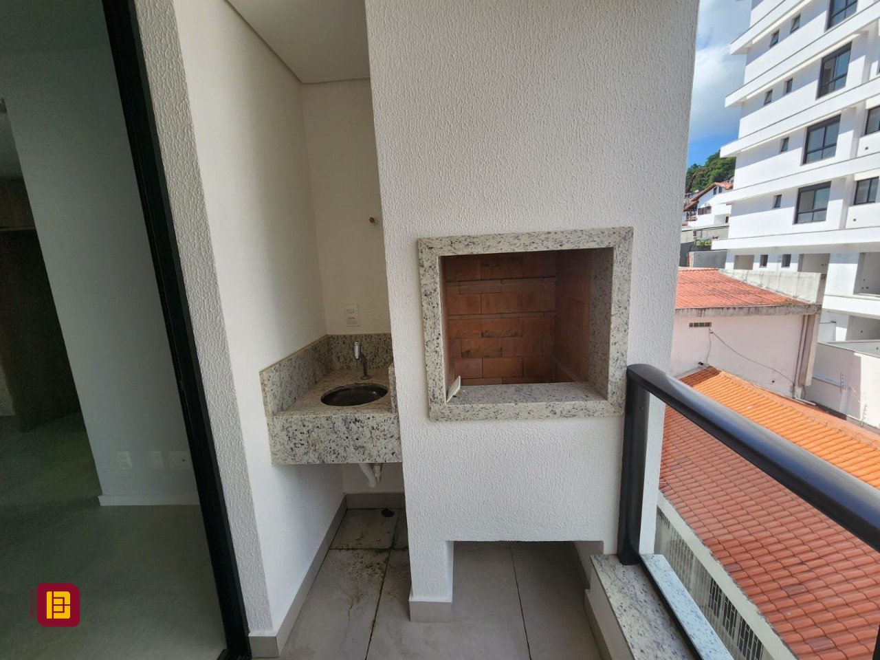 Apartamento com 59m², 3 quartos (sendo 1 suíte), 1 garagem, no bairro Centro em Florianópolis