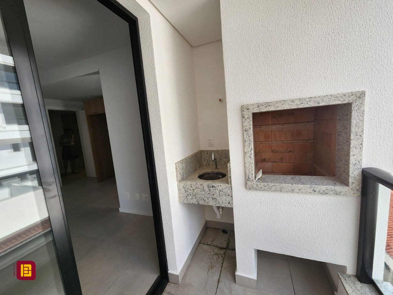 Apartamento com 59m², 3 quartos (sendo 1 suíte), 1 garagem, no bairro Centro em Florianópolis