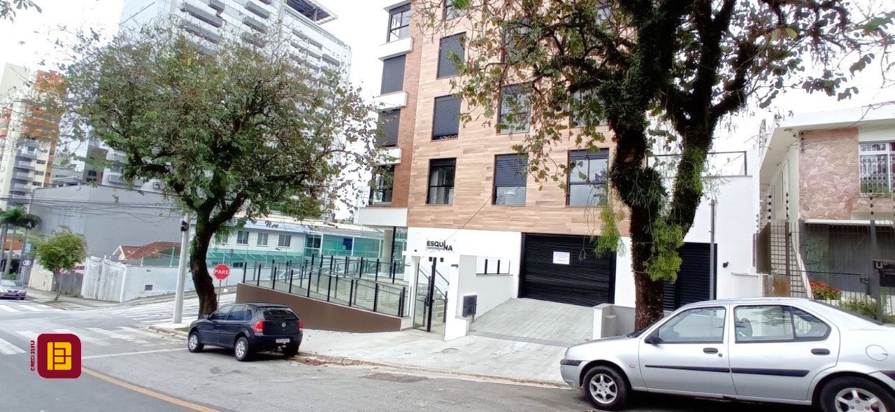 Apartamento com 59m², 3 quartos (sendo 1 suíte), 1 garagem, no bairro Centro em Florianópolis