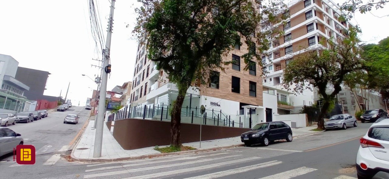 Apartamento com 59m², 3 quartos (sendo 1 suíte), 1 garagem, no bairro Centro em Florianópolis