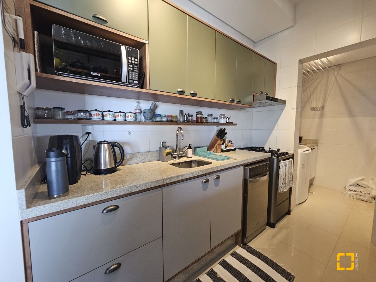 Cobertura com 142m², 3 quartos (sendo 1 suíte), 3 garagens, no bairro Campeche em Florianópolis