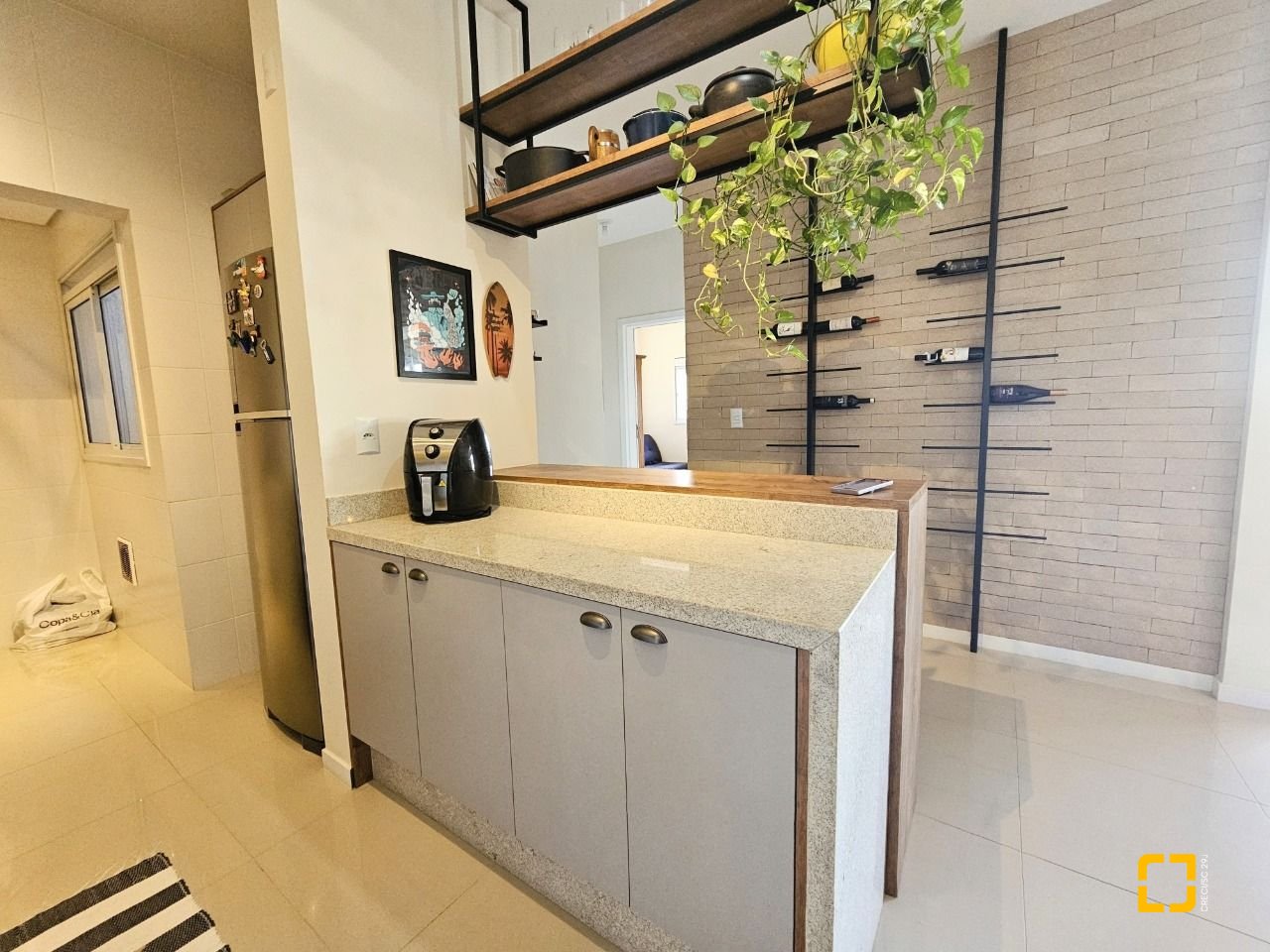 Cobertura com 142m², 3 quartos (sendo 1 suíte), 3 garagens, no bairro Campeche em Florianópolis