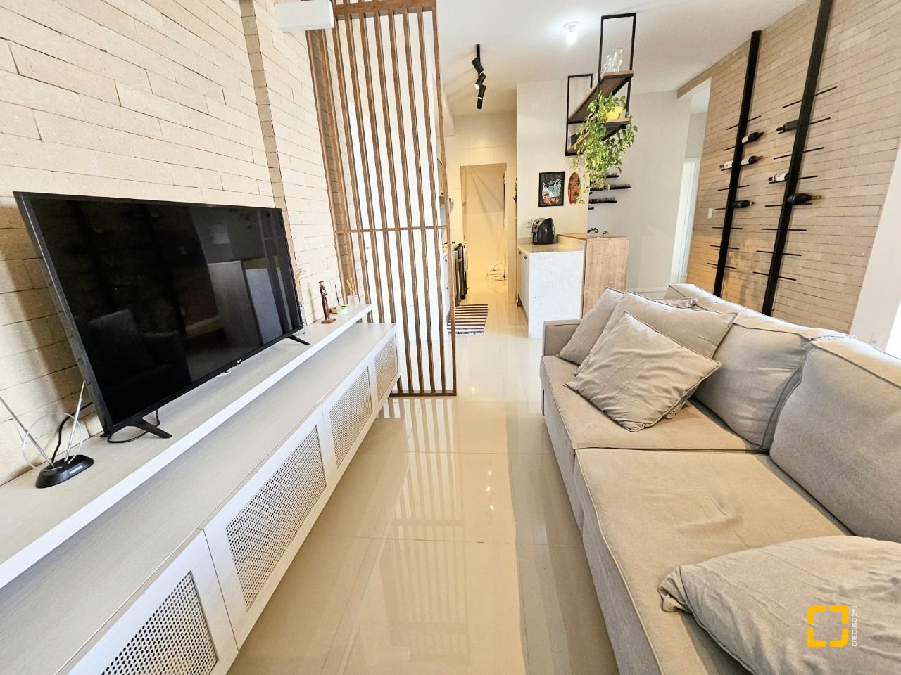 Cobertura com 142m², 3 quartos (sendo 1 suíte), 3 garagens, no bairro Campeche em Florianópolis