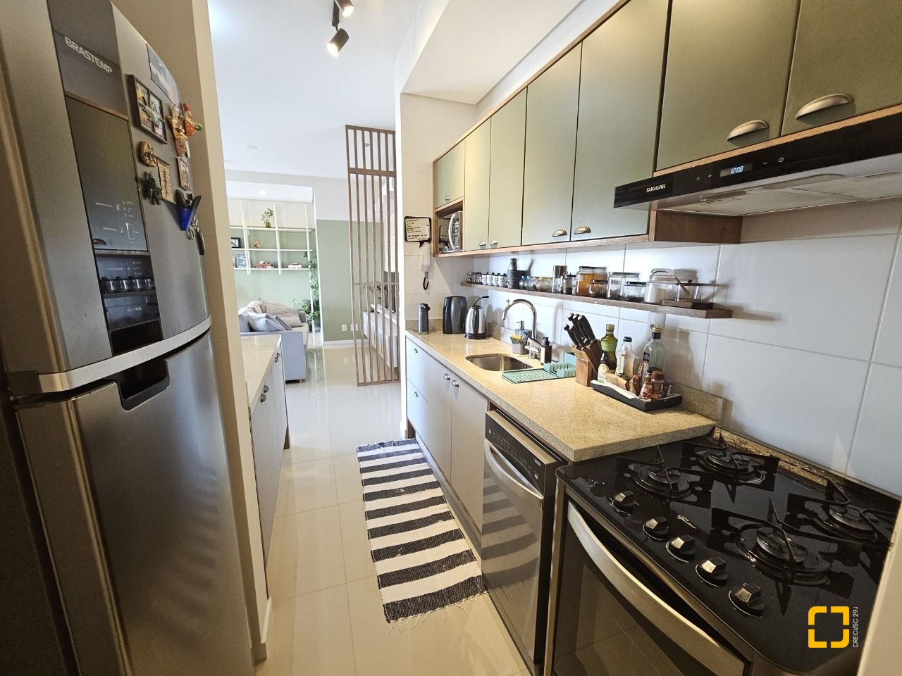 Cobertura com 142m², 3 quartos (sendo 1 suíte), 3 garagens, no bairro Campeche em Florianópolis