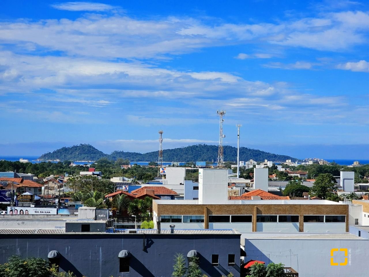 Cobertura com 142m², 3 quartos (sendo 1 suíte), 3 garagens, no bairro Campeche em Florianópolis