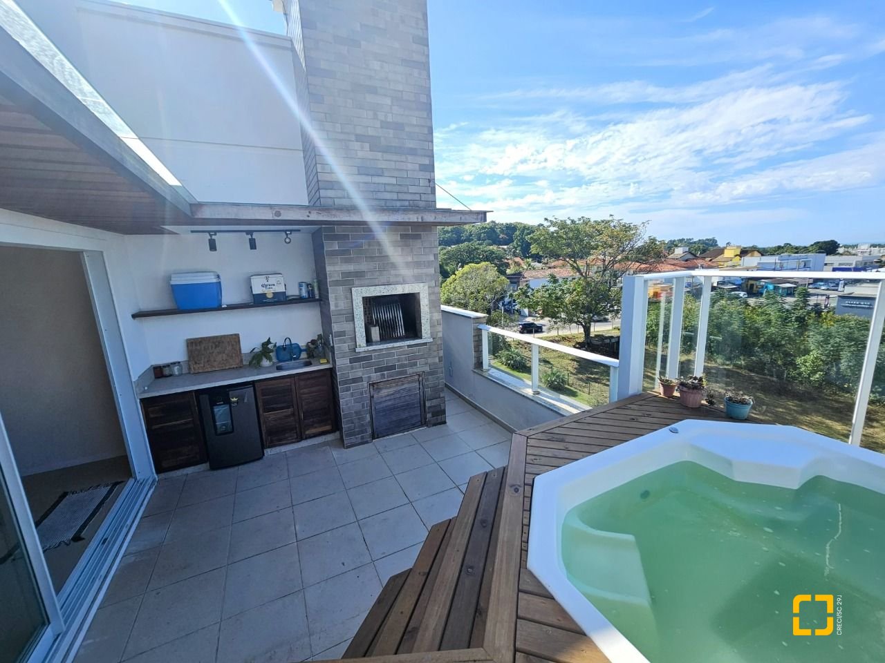 Cobertura com 142m², 3 quartos (sendo 1 suíte), 3 garagens, no bairro Campeche em Florianópolis