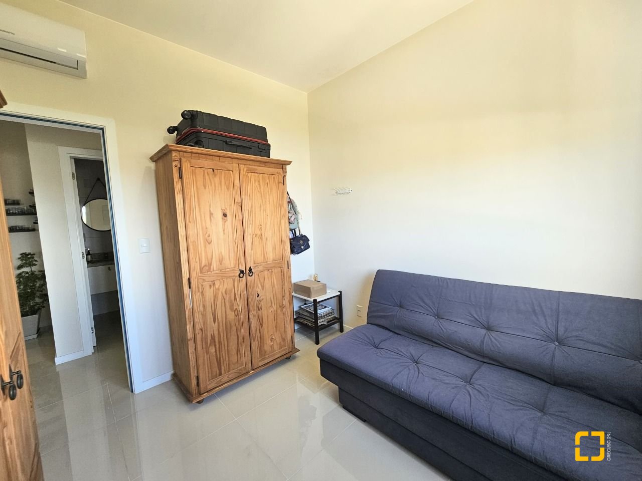 Cobertura com 142m², 3 quartos (sendo 1 suíte), 3 garagens, no bairro Campeche em Florianópolis