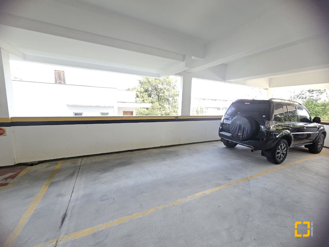 Cobertura com 142m², 3 quartos (sendo 1 suíte), 3 garagens, no bairro Campeche em Florianópolis