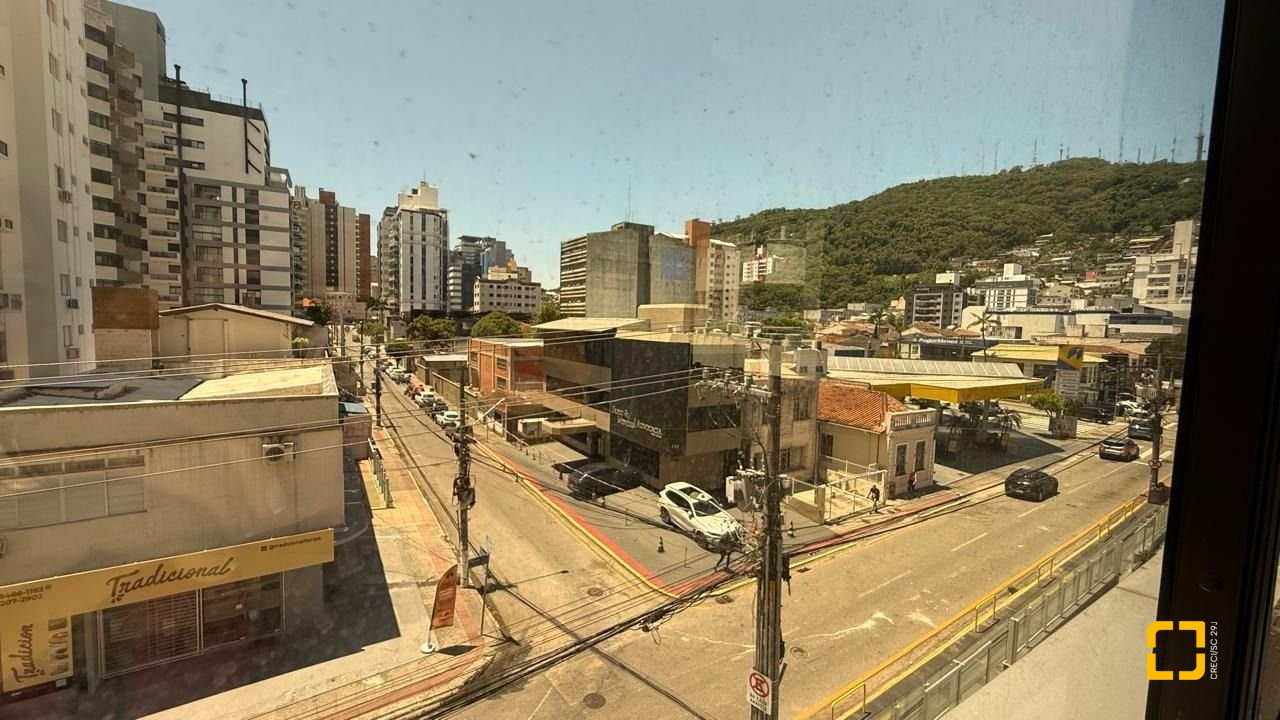 Sala com 48m², 1 garagem, no bairro Centro em Florianópolis