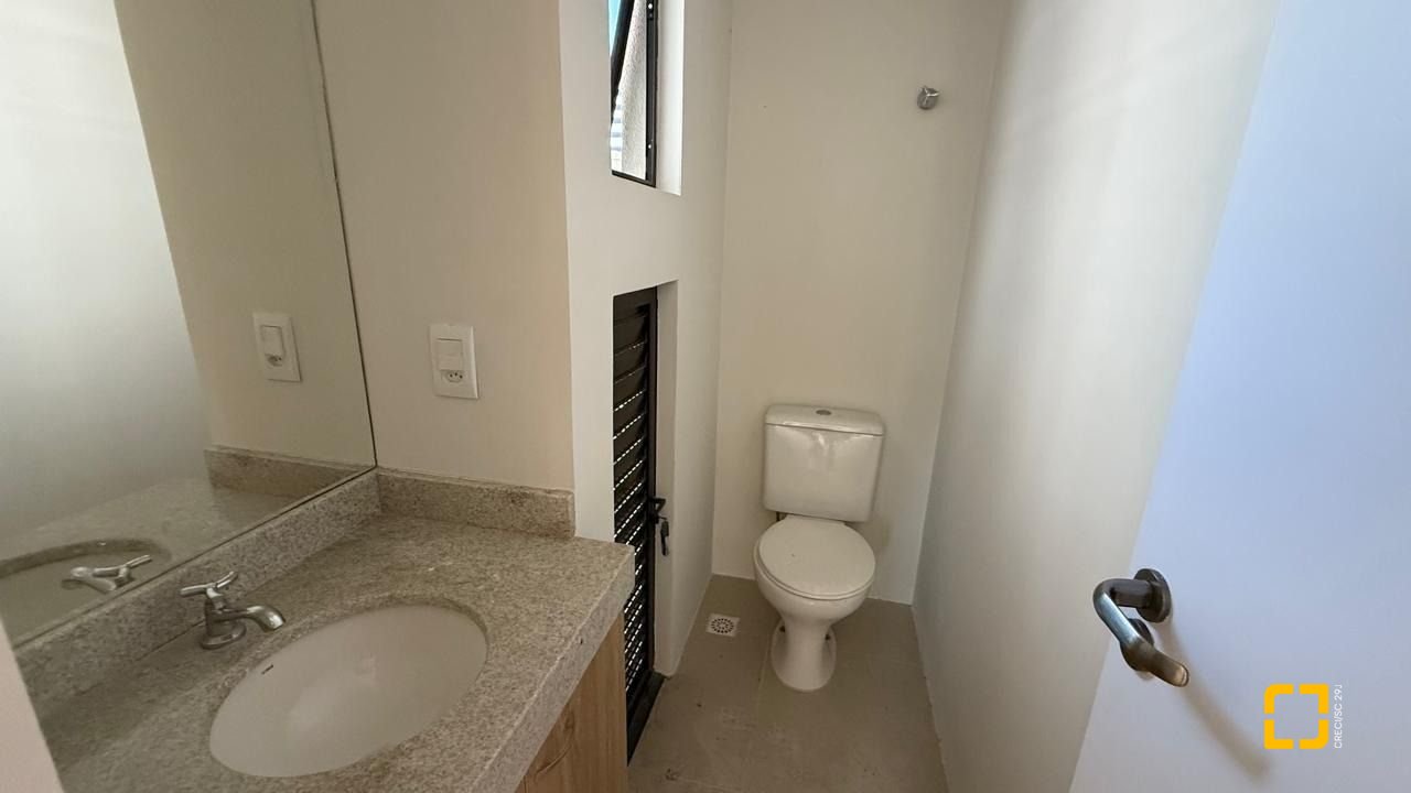 Sala com 48m², 1 garagem, no bairro Centro em Florianópolis