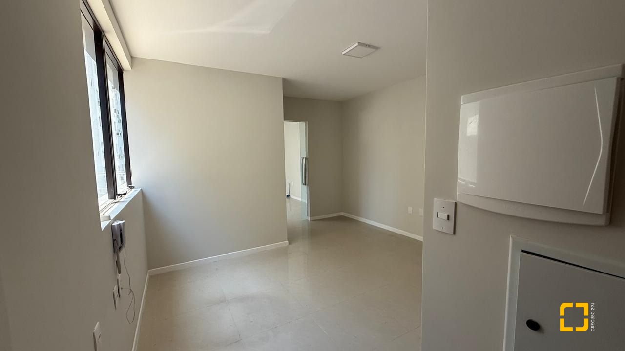 Sala com 48m², 1 garagem, no bairro Centro em Florianópolis