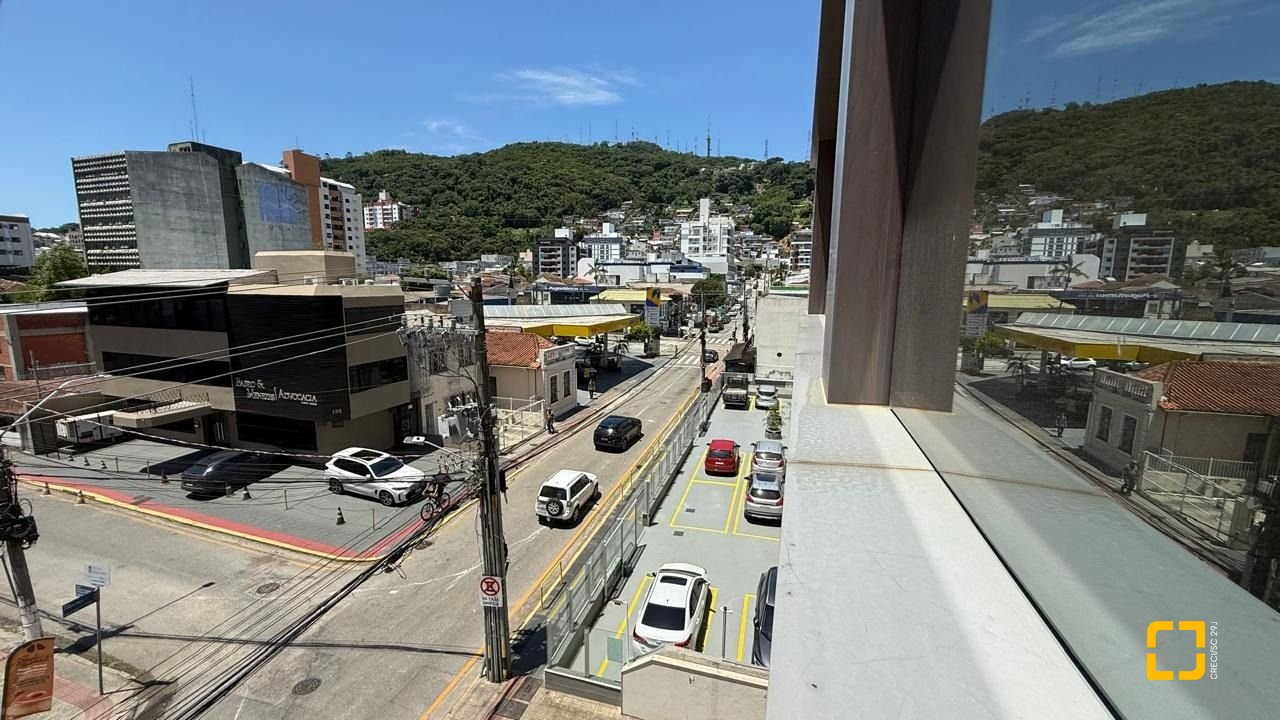 Sala com 48m², 1 garagem, no bairro Centro em Florianópolis