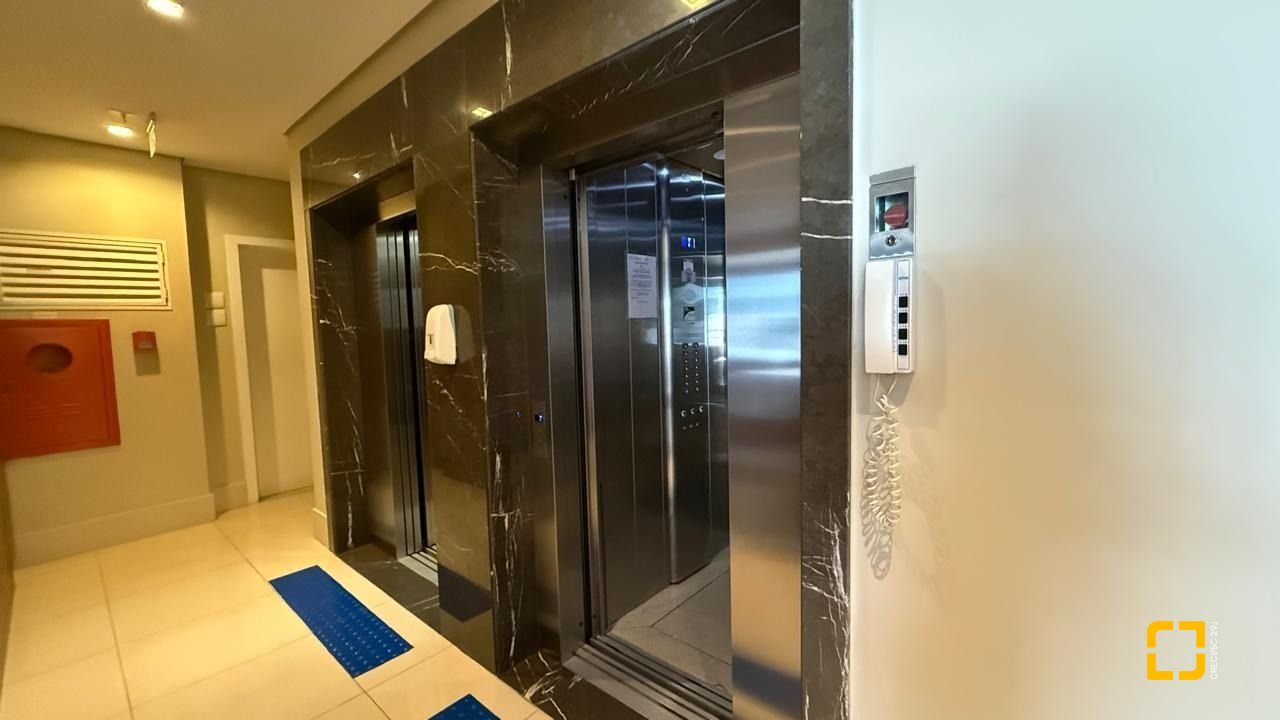 Sala com 48m², 1 garagem, no bairro Centro em Florianópolis