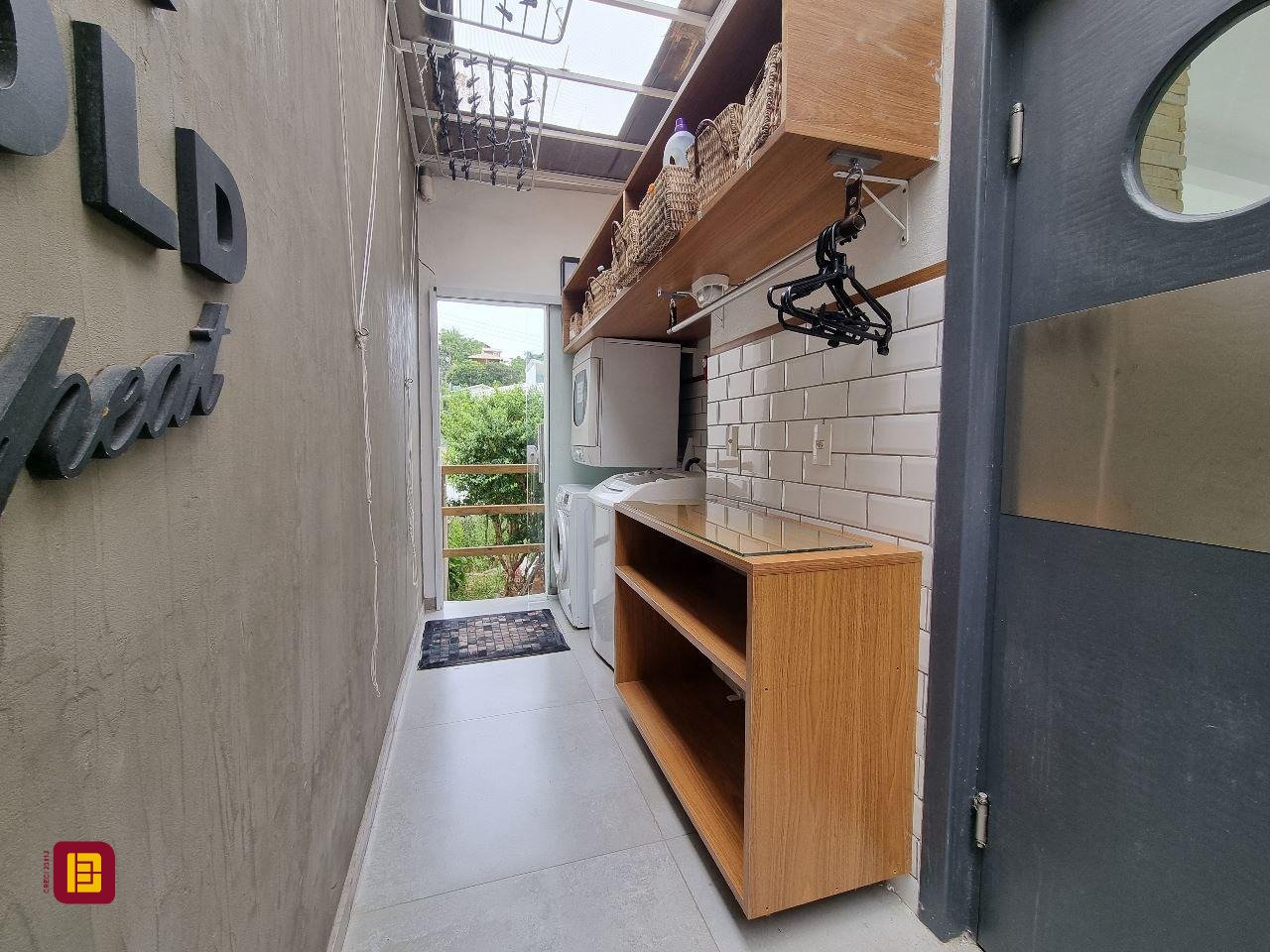 Casa com 450m², 8 quartos (sendo 8 suítes), 5 garagens, no bairro Centro em Florianópolis