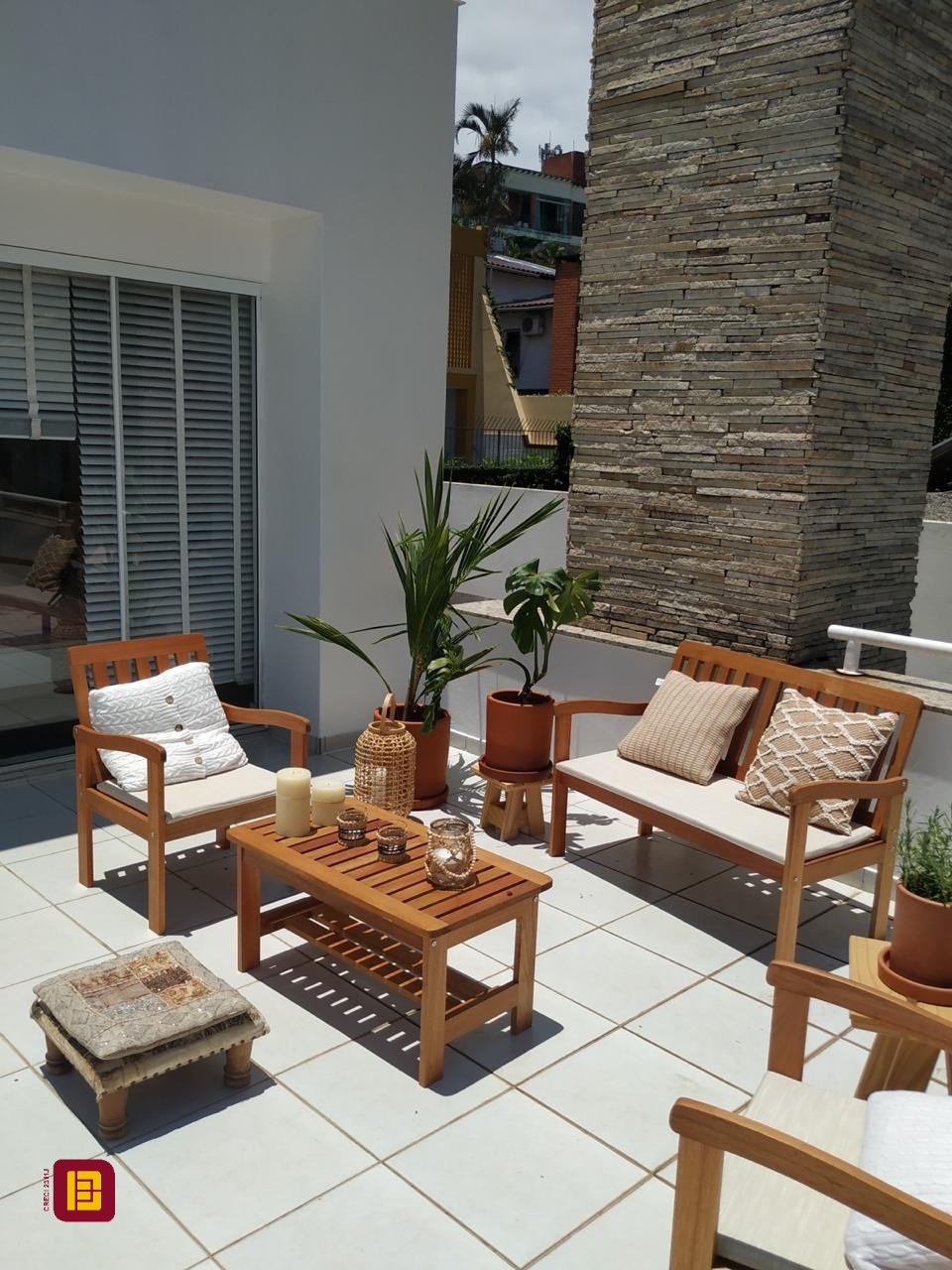 Casa com 450m², 8 quartos (sendo 8 suítes), 5 garagens, no bairro Centro em Florianópolis