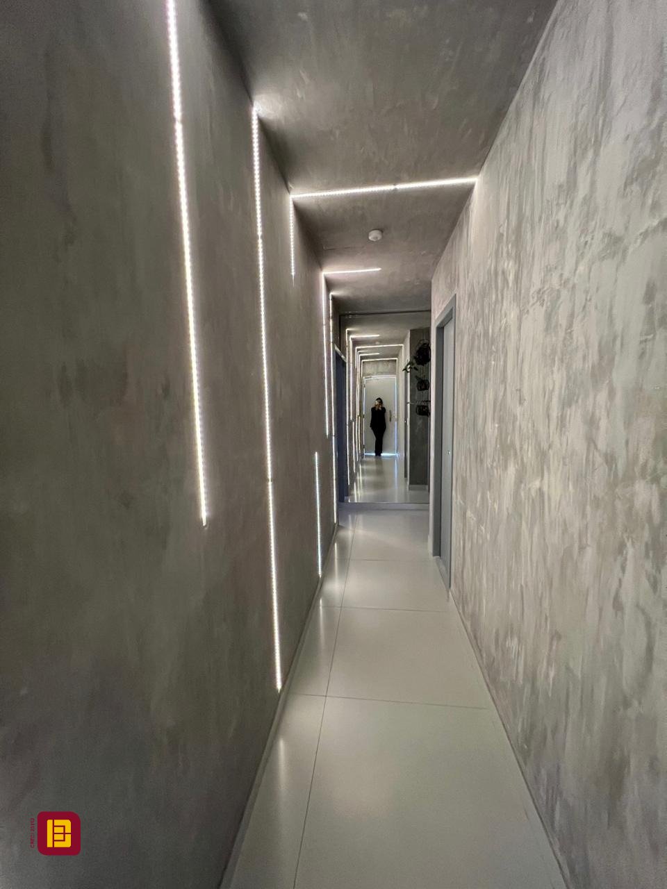 Casa com 450m², 8 quartos (sendo 8 suítes), 5 garagens, no bairro Centro em Florianópolis