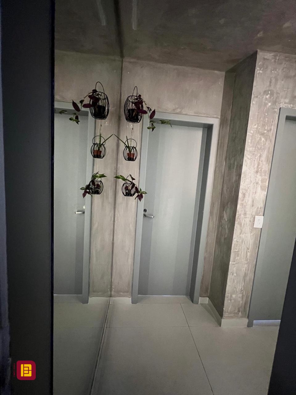 Casa com 450m², 8 quartos (sendo 8 suítes), 5 garagens, no bairro Centro em Florianópolis