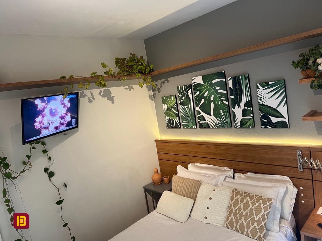 Casa com 450m², 8 quartos (sendo 8 suítes), 5 garagens, no bairro Centro em Florianópolis