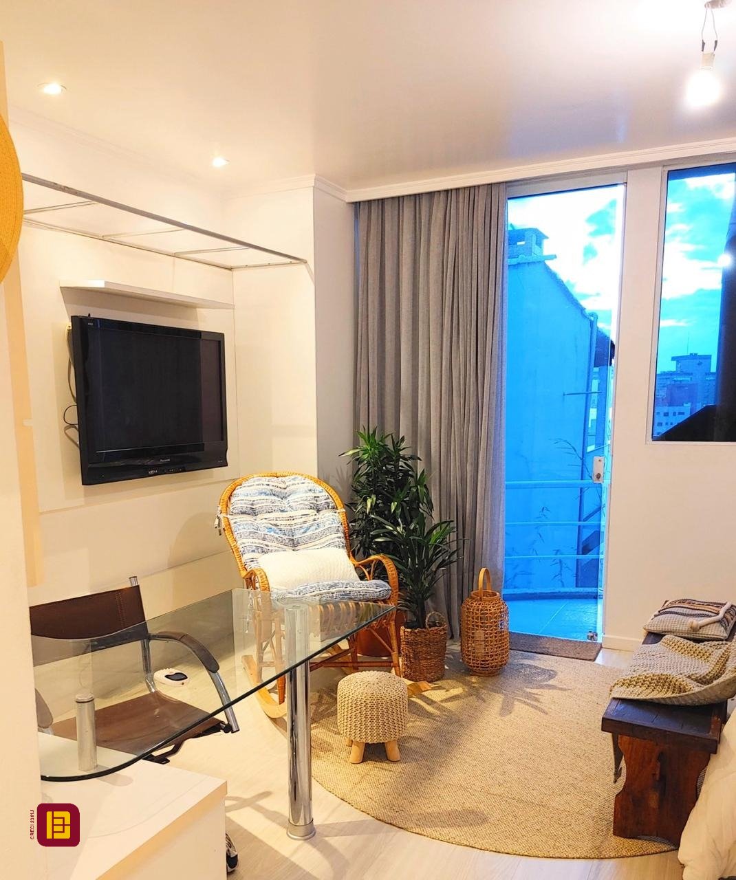 Casa com 450m², 8 quartos (sendo 8 suítes), 5 garagens, no bairro Centro em Florianópolis