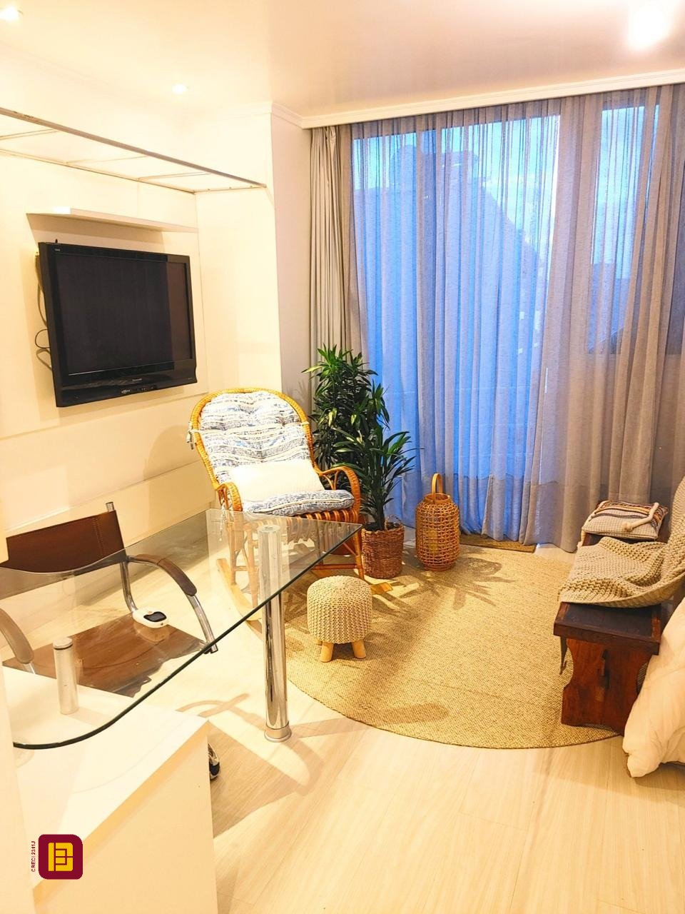 Casa com 450m², 8 quartos (sendo 8 suítes), 5 garagens, no bairro Centro em Florianópolis