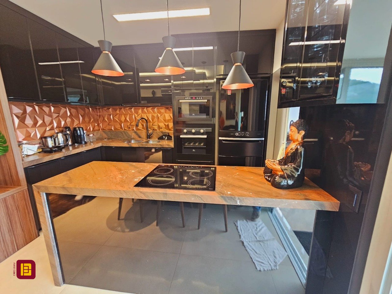 Cobertura com 191m², 4 quartos (sendo 2 suítes), 2 garagens, no bairro Campeche em Florianópolis