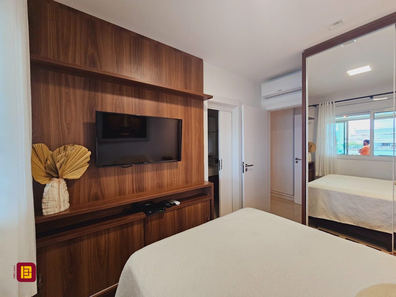 Cobertura com 191m², 4 quartos (sendo 2 suítes), 2 garagens, no bairro Campeche em Florianópolis