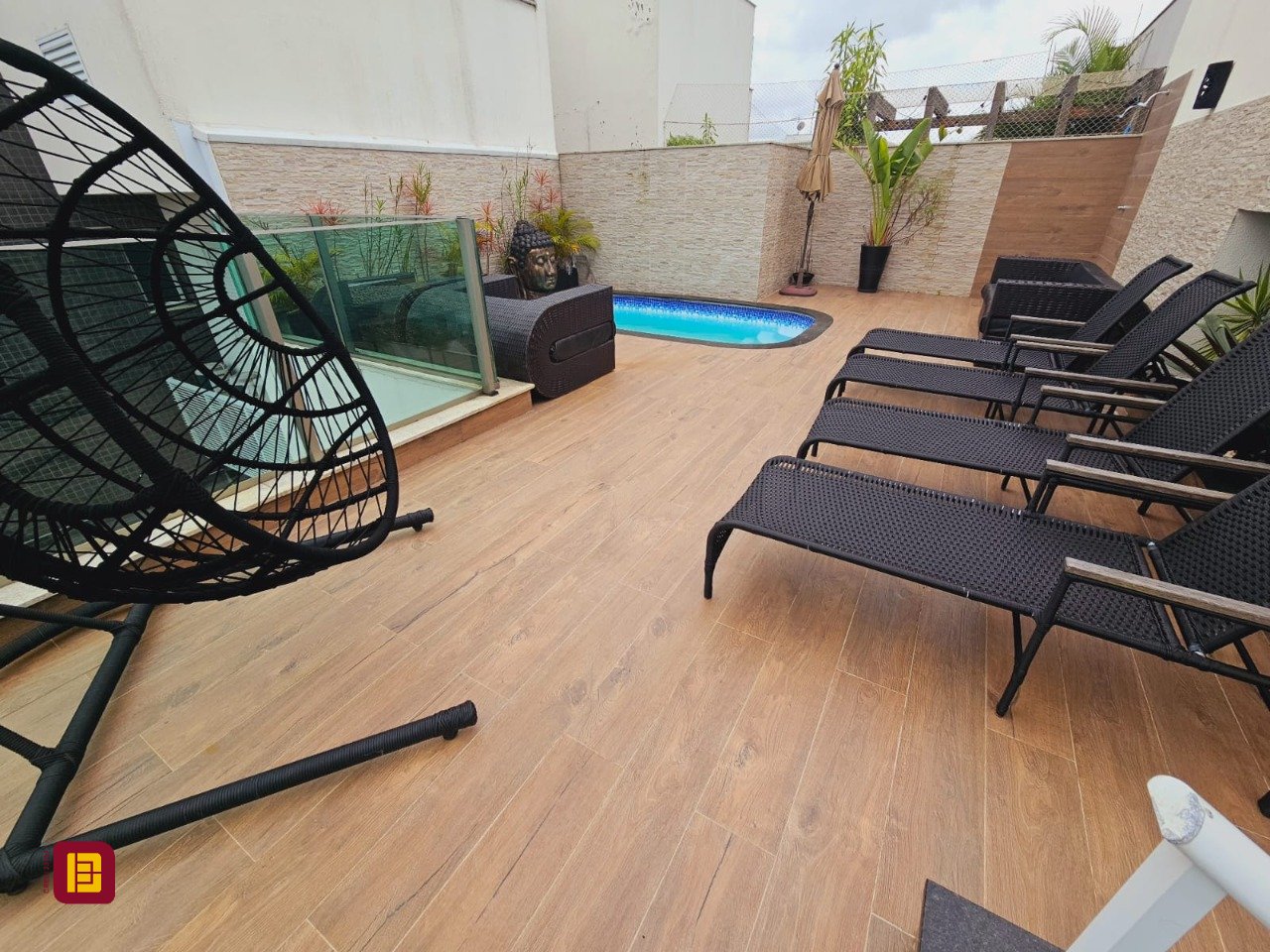 Cobertura com 191m², 4 quartos (sendo 2 suítes), 2 garagens, no bairro Campeche em Florianópolis