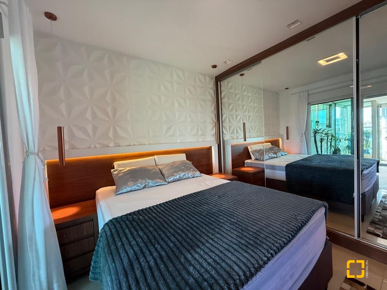 Cobertura com 191m², 4 quartos (sendo 2 suítes), 2 garagens, no bairro Campeche em Florianópolis