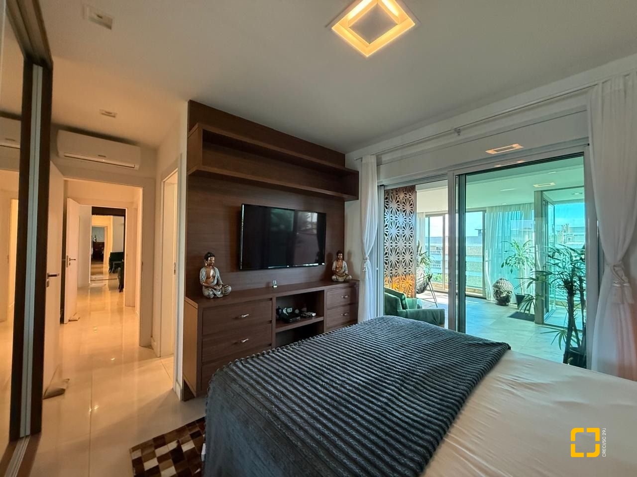 Cobertura com 191m², 4 quartos (sendo 2 suítes), 2 garagens, no bairro Campeche em Florianópolis