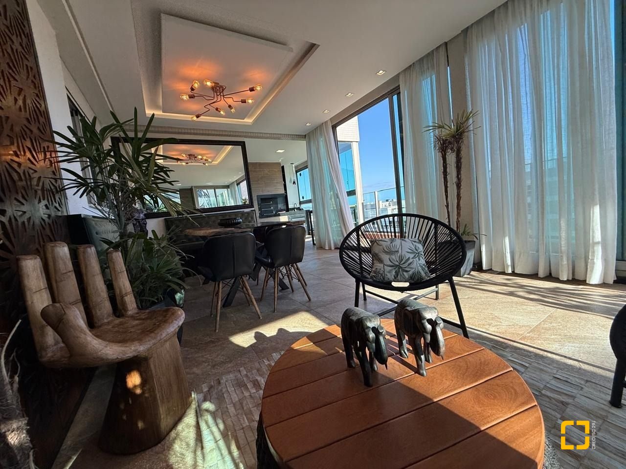 Cobertura com 191m², 4 quartos (sendo 2 suítes), 2 garagens, no bairro Campeche em Florianópolis
