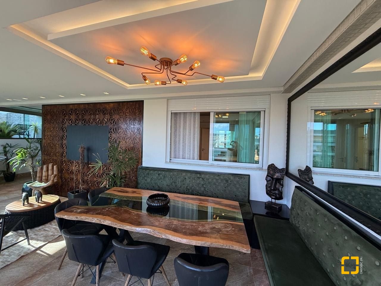 Cobertura com 191m², 4 quartos (sendo 2 suítes), 2 garagens, no bairro Campeche em Florianópolis