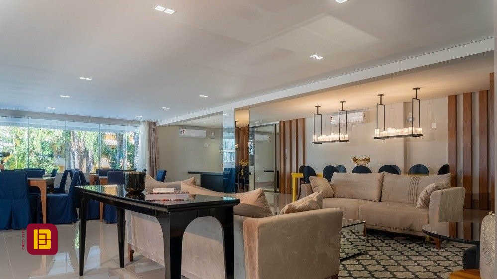 Cobertura com 191m², 4 quartos (sendo 2 suítes), 2 garagens, no bairro Campeche em Florianópolis