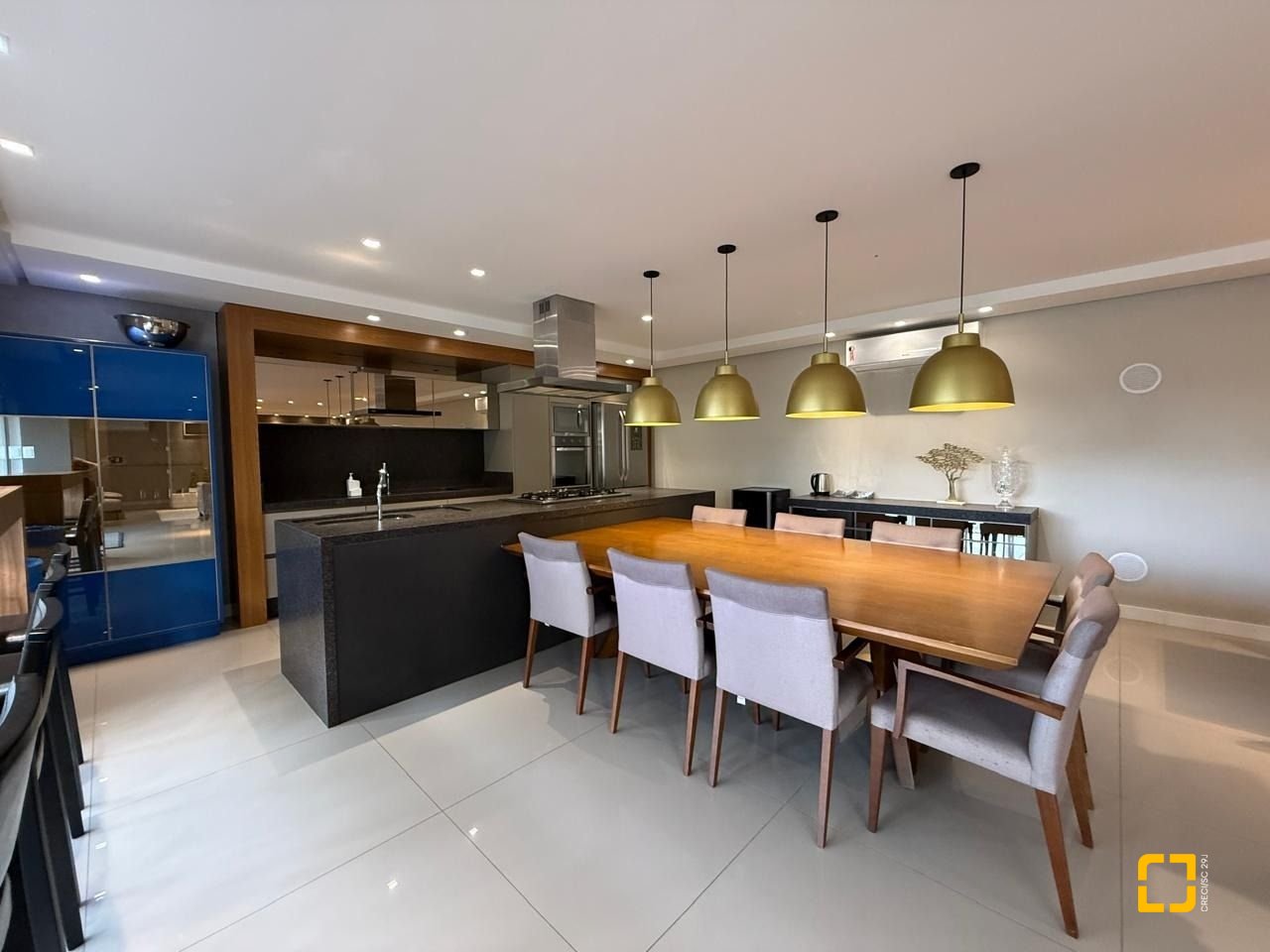 Cobertura com 191m², 4 quartos (sendo 2 suítes), 2 garagens, no bairro Campeche em Florianópolis