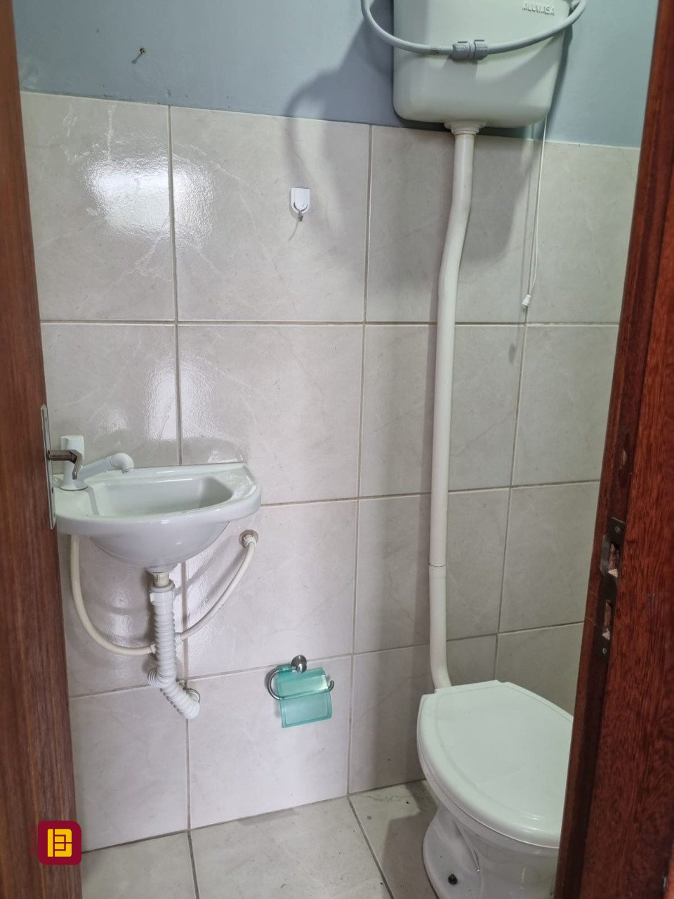 Galpão com 100m², 6 garagens, no bairro Ponte do Imaruim em Palhoça