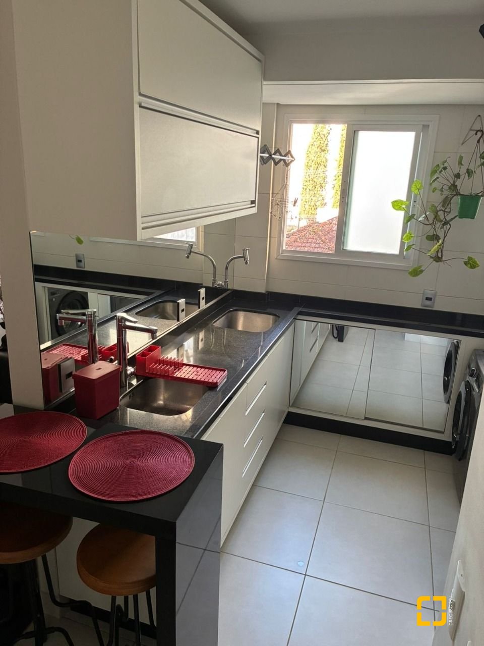 Apartamento com 67m², 3 quartos (sendo 1 suíte), 1 garagem, no bairro Centro em Florianópolis
