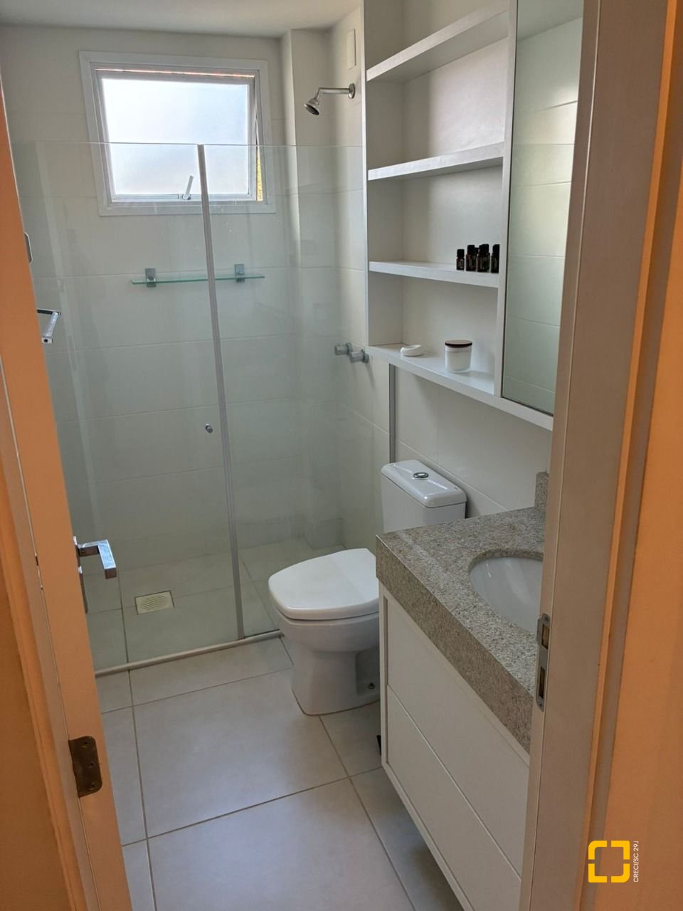 Apartamento com 67m², 3 quartos (sendo 1 suíte), 1 garagem, no bairro Centro em Florianópolis
