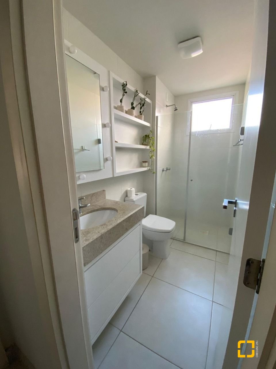 Apartamento com 67m², 3 quartos (sendo 1 suíte), 1 garagem, no bairro Centro em Florianópolis