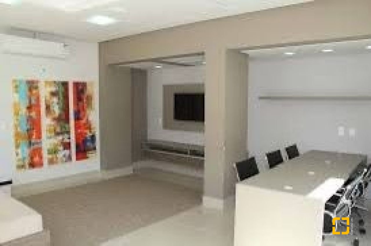 Apartamento com 67m², 3 quartos (sendo 1 suíte), 1 garagem, no bairro Centro em Florianópolis