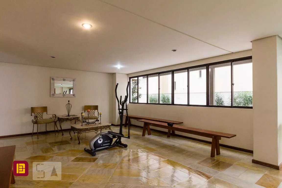Apartamento com 170m², 5 quartos (sendo 2 suítes), 3 garagens, no bairro Centro em Florianópolis