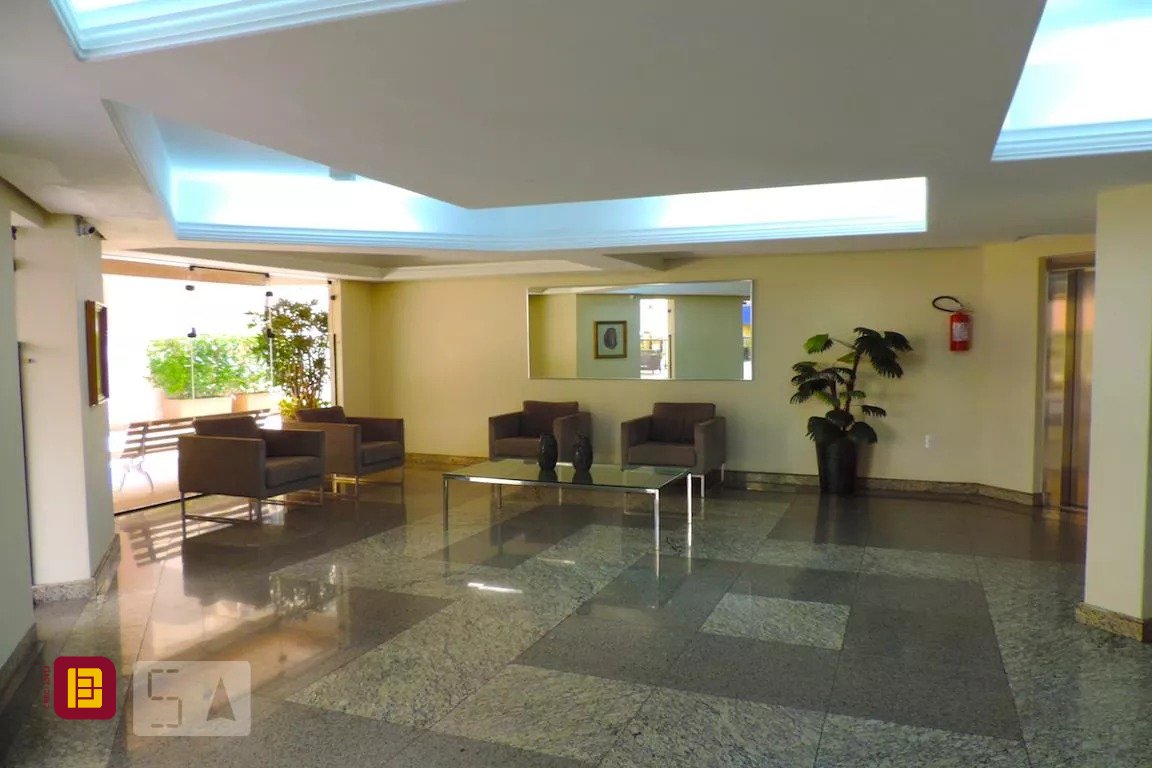 Apartamento com 170m², 5 quartos (sendo 2 suítes), 3 garagens, no bairro Centro em Florianópolis