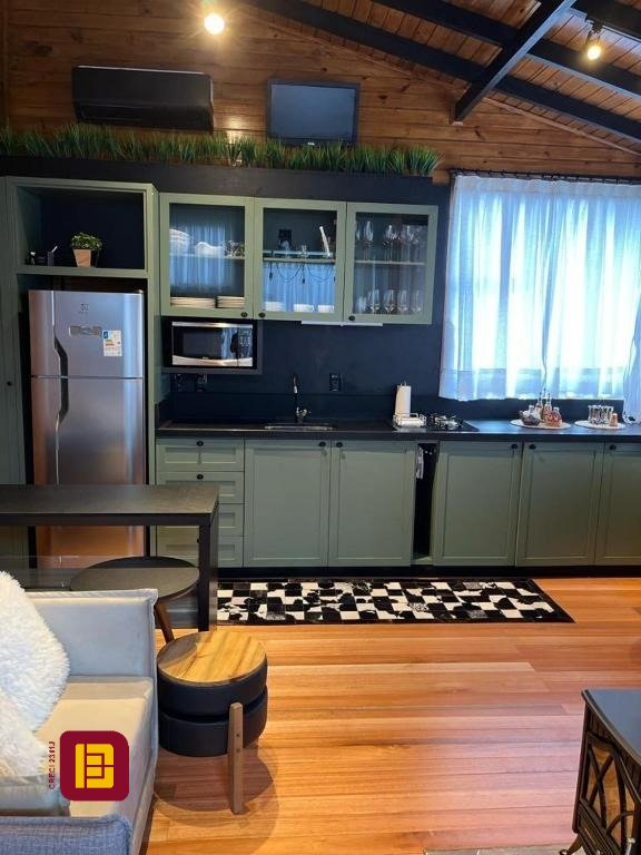 Sítio com 130m², 3 quartos (sendo 3 suítes), 3 garagens, no bairro Centro em Urubici